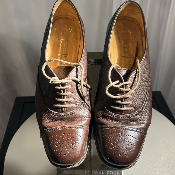 Neiman Marcus Women's Brown Leather Gravati Cap Toe Shoes (84% OFF)! - Picture 2 of 8